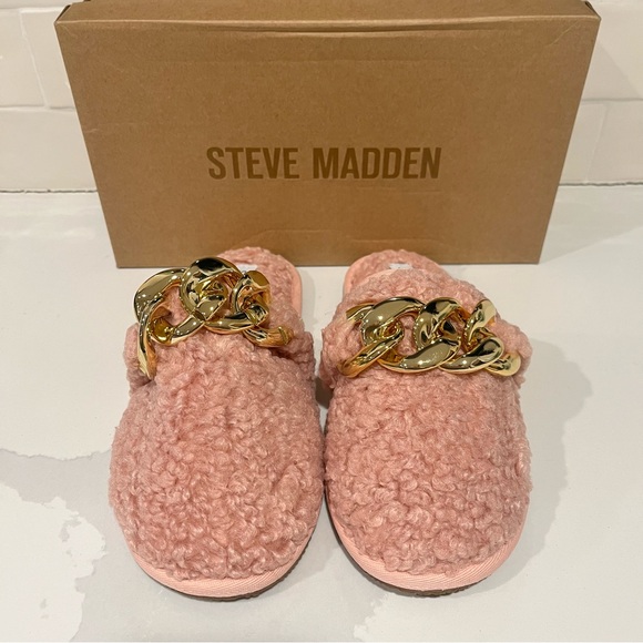 Steve Madden Ability Pink Faux Fur Gold Buckle Slip On Slide Slipper NWB - Picture 2 of 11